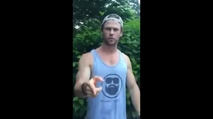 Chris Hemsworth Als Ice Bucket Challenge - -ice Bucket Challenge- (thor)