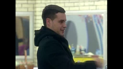 Big Brother 2012 - Съквартирантите пеят химна