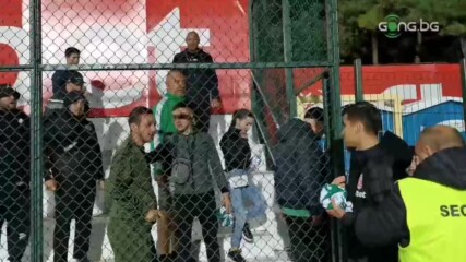 Напрежение между фенове на "моряците" и Сердюк след края на мача в Бистрица