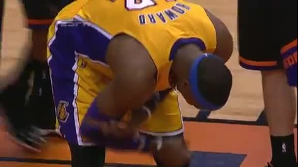 Dwight Howard Right Shoulder Injury in Game Lakers Lose Suns On Wednesday, January 30, 2013