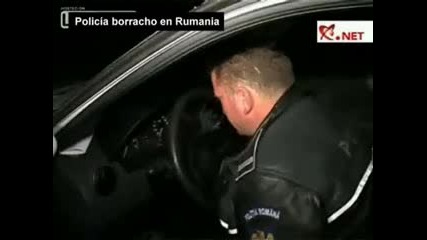 пиян полицай спи в патрулка 