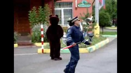 смешен руски полицай
