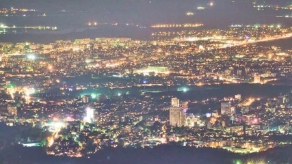 Градът нощем (видео)