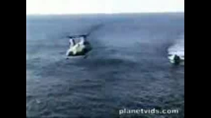 Хеликоптер Катастрофира И Пада Във Водата