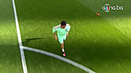 CR7 обра овации и освирквания на загрявката за Хърватия