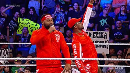 The New Day vs. Shelton Benjamin & Cedric Alexander: Raw, Oct. 4, 2021