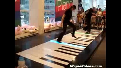 Girls Rockplay A Giantbig Piano