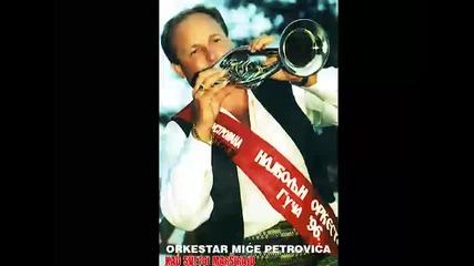 За мен Духовата Музика се изразява в Флигорни и Здрава Ударна Секция!:)