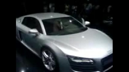 Audi R8 {}{}