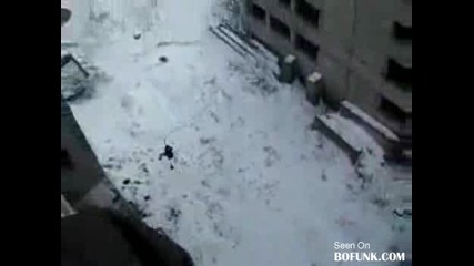 Ето как се забавляват лудите руснаци през зимата!