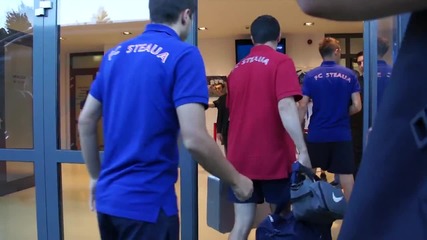 Футболистите на Стяуа и ЦСКА пристигнаха на стадиона