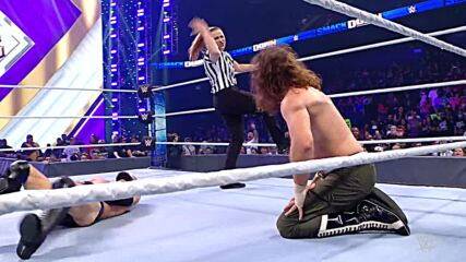 Finn Bálor vs. Sami Zayn – King of the Ring Semifinals Match: SmackDown, Oct. 15, 2021