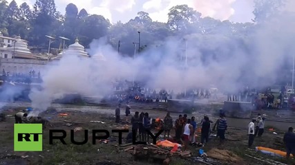 Nepal: Thousands cremated at Pashupatinath temple after mass quake