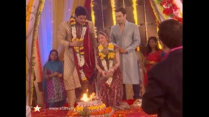 jaane pehchane se yeh ajnabbi Episode 239 Ayesha and Veer are married to each other