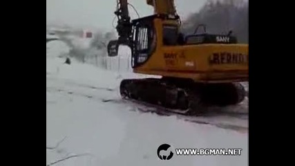 Дрифт на лед с багер 