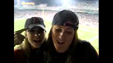 Kelly Clarkson, Jill and Kate at red sox game.
