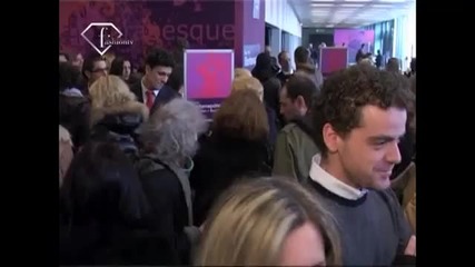 fashiontv Ftv.com - Front Door Woman Mariella Burani Fall Winter 2009 - 10 