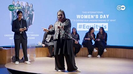 Как женска комедийна трупа пробива в Пакистан