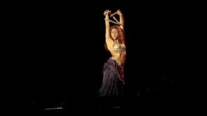 shakira - belly dancing