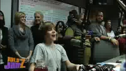 Justin Bieber in the Jamz Studio with Super Snake 