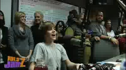 Justin Bieber in the Jamz Studio with Super Snake
