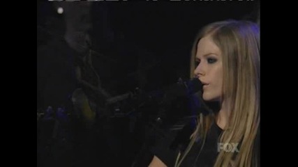 AVRIL-NOBODYS HOME-LIVE