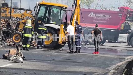 Два камиона изгоряха на АМ "Тракия" след катастрофа