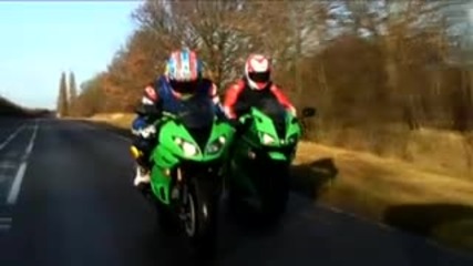 Mcn Roadtest Kawasaki Zx - 6r 2008 vs 2009