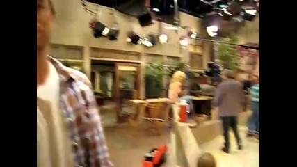 Enrique backstage on the set of Two and a Half Men part 2 