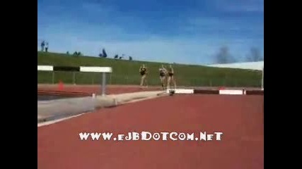 Бягане с препятствия. Смях! 