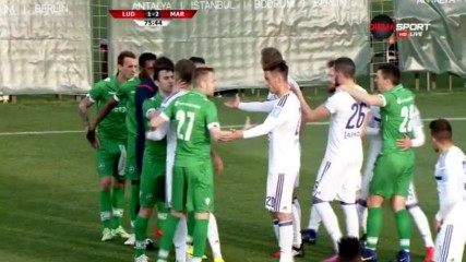 Червен картон за Йордан Минев, наплю съперник