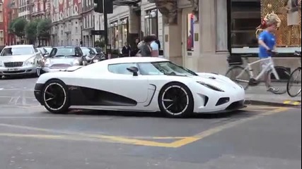 Koenigsegg Agera R start up sound and accelerations in London