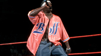 R-Truth makes his rowdy Raw debut in 2000