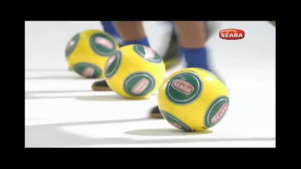 Смешна реклама на Robinho, Neymar и Ganso 