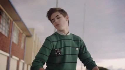 Im5 and Bella Thorne - Can't Stay Away (official Music Video)
