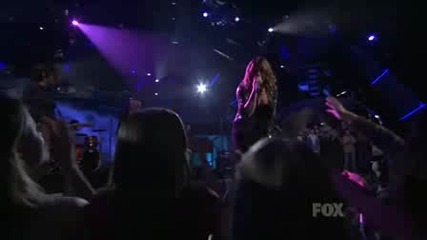 Kelly Clarkson - My Life Would Suck Without You ( American Idol Live )