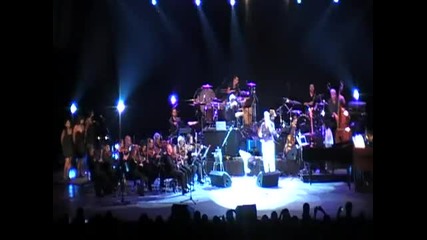 Mondo Cane (mike Patton) - Una sigaretta, Israel 3.8.2010 
