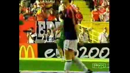 Ronaldinho Vs Cristiano Ronaldo Freestyle