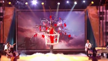 Demi Lovato-skyscraper(live Nclr Alma Awards)