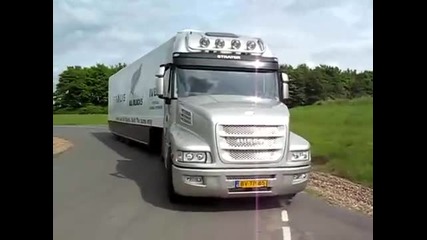 Iveco Strator bonneted truck 