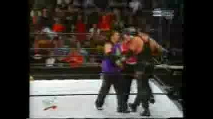 Wwf - Lita And Matt Hardy vs.The Unertaker - Royal Rumble 2002