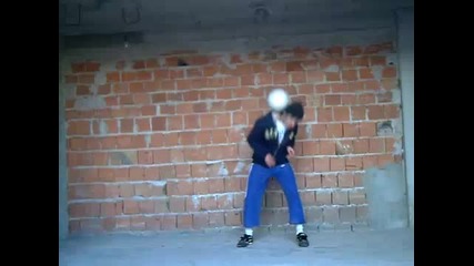 - Caner vs Ronaldinho Freestyle Showw