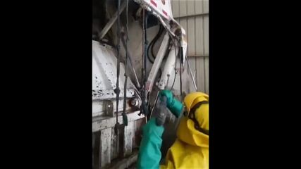 Koch Chemie - Prewash B - силно концентриран препарат за измиване на леки и товарни автомобили