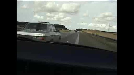Mercedes W124 Overtaking