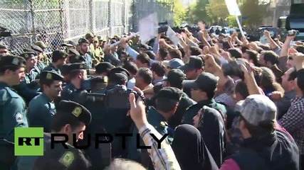 Iran: Protesters scuffle with police outside Saudi embassy in Tehran following Hajj deaths