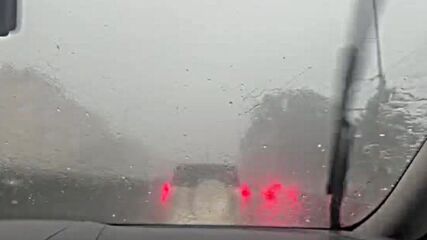Силна буря връхлетя София