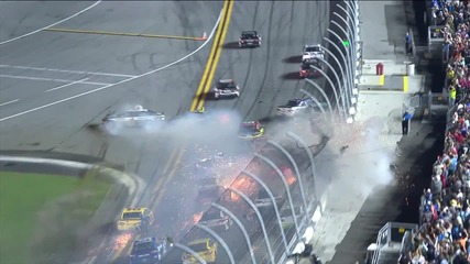 Ужасна катастрофа по време на Nascar Sprint Cup race
