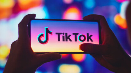 Примката около TikTok се затяга още повече в САЩ, възможно е да забранят приложението