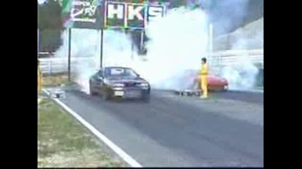 R32 Nissan Skyline Gt vs Nissan 300zx twin turbo