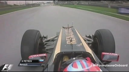 Formula1 2011 Malaysian Grand Prix Петров лети с измъкнат волан ! 